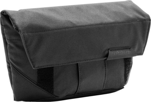 Peak Design - Field Pouch - Black-Angle_Standard 