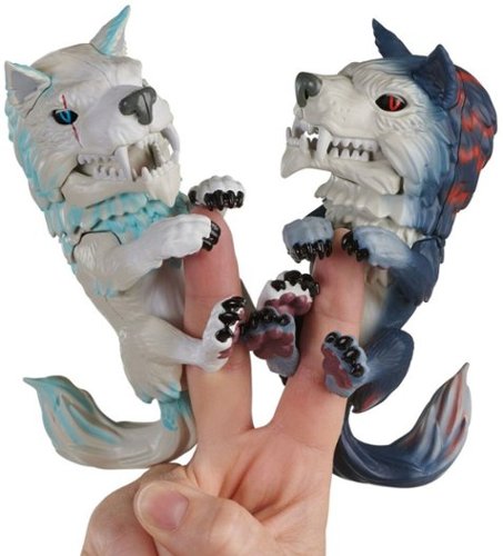 WowWee - Untamed Direwolves by Fingerlings Figure - Styles May Vary-Front_Standard 