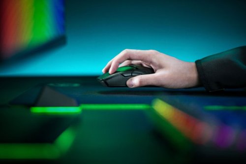 Razer Viper Ultimate Ultralight Wireless Optical Gaming Mouse with Charging Dock BUY IN SAUDI ARABIA
