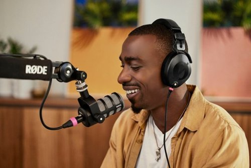 RØDE PODMIC Dynamic Podcasting Microphone BUY IN MIDDLE EAST