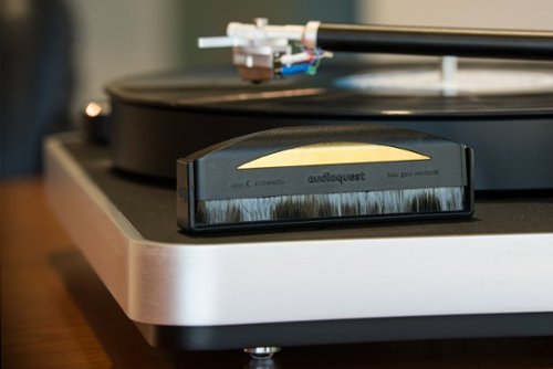 AudioQuest Anti-Static Record Brush Removes Static, Dust, Debris from Vinyl Records - Gold GLOBAL SHIPPING