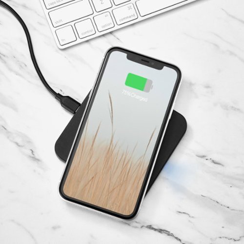 Insignia™ 10 W Qi Certified Wireless Charging Pad for Android/iPhone - Black BUY IN MIDDLE EAST
