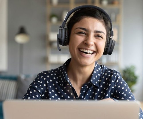 Aluratek Wireless Stereo Headset with Boom Microphone and Bluetooth Dongle - Black BUY ONLINE