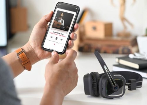 Aluratek Wireless Stereo Headset with Boom Microphone and Bluetooth Dongle - Black BUY IN EUROPE