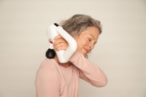 Therabody Theragun Elite Handheld Percussive Massage Device (Latest Model) with Travel Case - RED BUY ONLINE