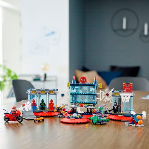 LEGO Attack on the Spider Lair 76175 SHOP ONLINE