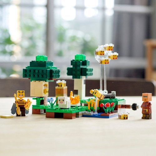 LEGO Minecraft The Bee Farm 21165 SHOP ONLINE