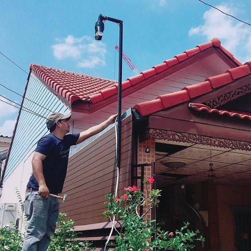 Amaryllo - Triton Biometric Auto-Tracking Light Bulb Outdoor Security Camera - Black-Alt_View_Standard_17 