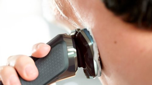 Philips Norelco Shaver 7500, Rechargeable Wet & Dry Electric Shaver with SenseIQ Technology - Ink Black GLOBAL SHIPPING