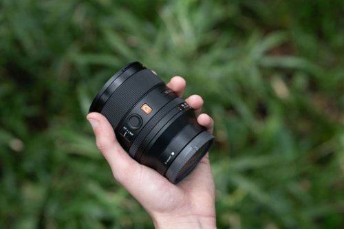 Sony Alpha FE 35mm F1.4 GM Full Frame Large Aperture Wide Angle G Master E mount Lens - Black BUY IN MIDDLE EAST