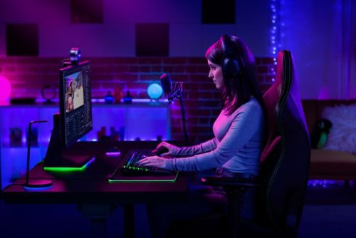 Razer Kiyo Pro 1920 x 1080 Webcam with High-Performance Adaptive Light Sensor - Black BUY IN DUBAI