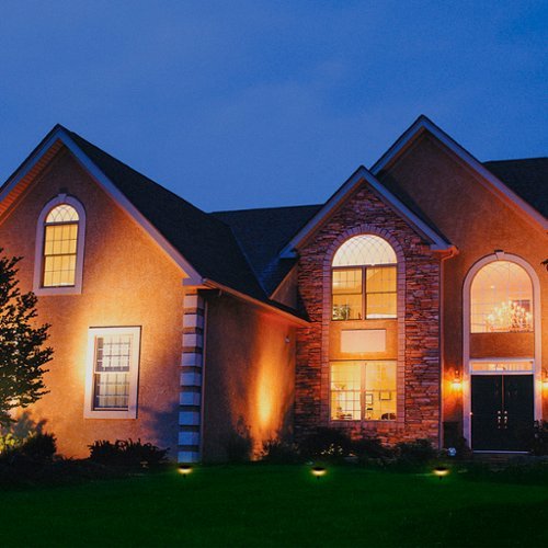 Lutron Caseta Weatherproof+ Outdoor Smart Plug for Landscape and String Lighting, On/Off Switch - Black GLOBAL SHIPPING
