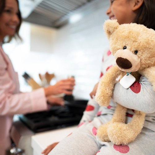 Tile by Life360 Mate (2022) - 1 Pack Bluetooth Tracker, Key Finder and Item Locator for Keys, Bags and More; Up to 250 ft. Range - White GLOBAL SHIPPING