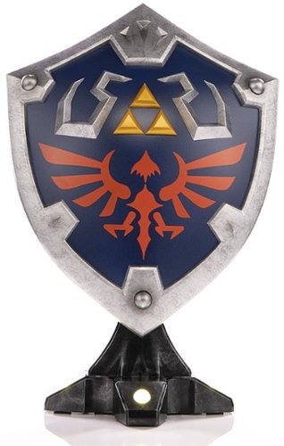 First 4 Figures - The Legend of Zelda: Breath of the Wild - Hylian Shield (Collector's Edition)