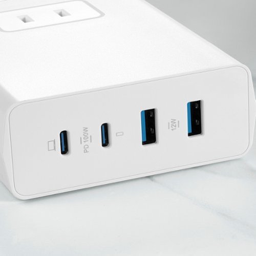 Insignia™ 100W 4-Port USB and USB-C Desktop Charger Kit for MacBook Pro, Smartphone, Tablet and More - White BUY IN EUROPE