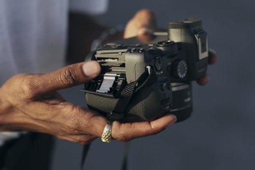 CANON EOS R7 MIRRORLESS CAMERA (BODY ONLY) - BLACK BUY IN SAUDI ARABIA