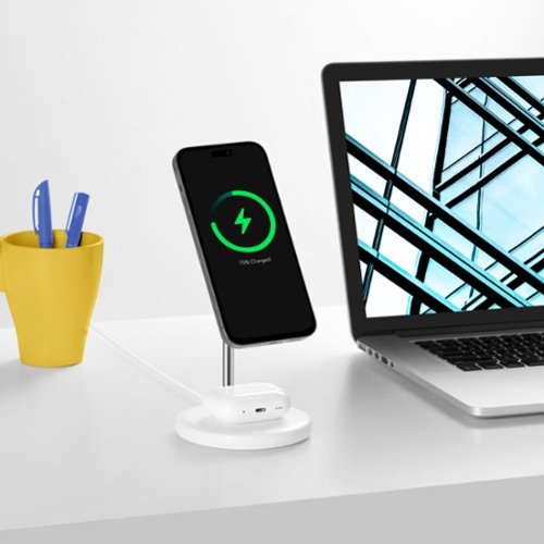 Best Buy essentials™ 2-in-1 7.5W Magnetic Wireless Charger for iPhone 15/14/13/12 series + AirPods - White WHERE TO BUY
