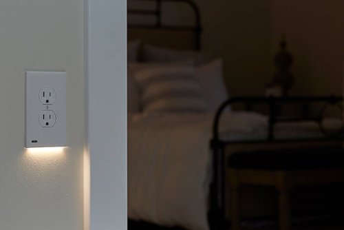 SnapPower GuideLight 2Plus Duplex Outlet Wall Plate - White WHERE TO BUY