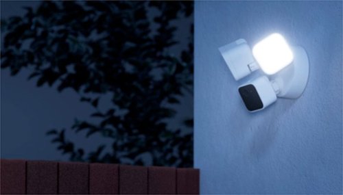 Blink Outdoor Wired 1080p Security Camera with Floodlight - White GLOBAL SHIPPING