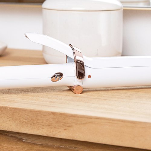 T3 SinglePass Curl 1.5” Ceramic Long Barrel Curling and Wave Iron - White & Rose Gold BUY IN SAUDI ARABIA