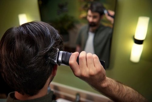 Philips Norelco Multigroom Series 5000 18 Piece Men's Grooming Kit - Silver WORLDWIDE DELIVERY