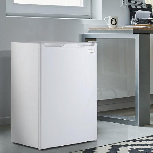 West Bend 4.4 cu. ft. Compact Refrigerator, Mini-Fridge, in White
