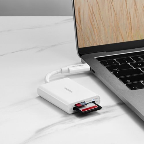 Insignia™ USB-C-to-SD/microSD Dual-Slot Card Reader - White BUY IN EUROPE