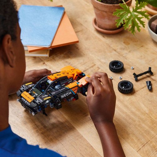 LEGO Technic NEOM McLaren Extreme E Race Car Toy 42166 GLOBAL SHIPPING