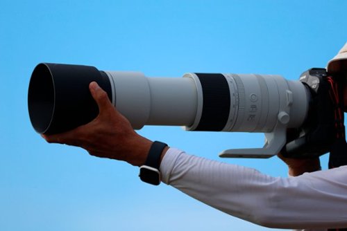 Canon RF200-800mm F6.3-9 IS USM Telephoto Zoom Lens for EOS R-Series Cameras - White BUY IN MIDDLE EAST
