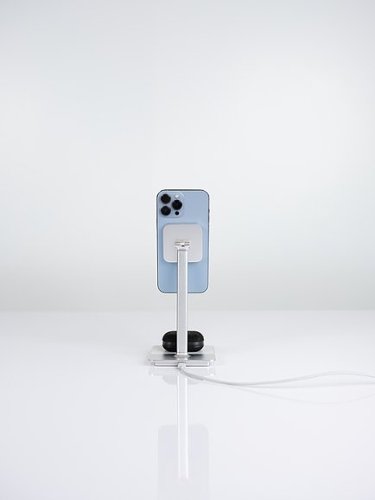 Moment Dual Wireless Charging Magnetic Phone Stand - White BUY IN EUROPE