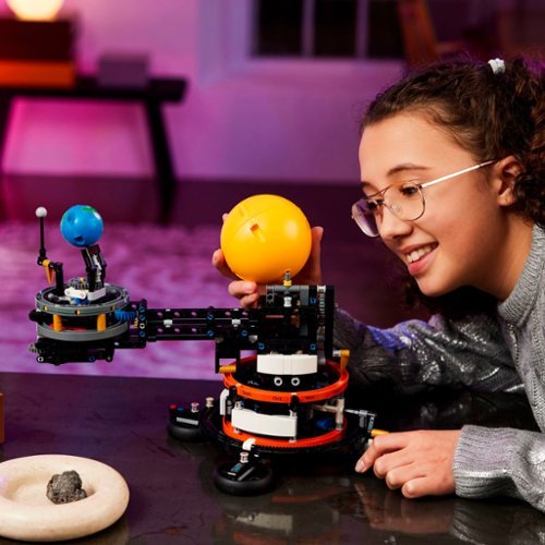 LEGO Technic Planet Earth and Moon in Orbit Space Toys Set 42179 GLOBAL SHIPPING