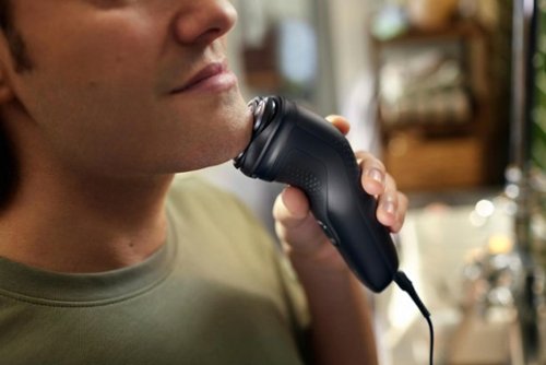 Philips Norelco  Shaver 1100 - Deep Black WORLDWIDE DELIVERY