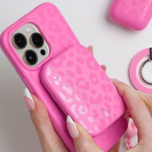 VELVET CAVIAR MagSafe Battery Power Pack - Hot Pink Leopard BUY ONLINE