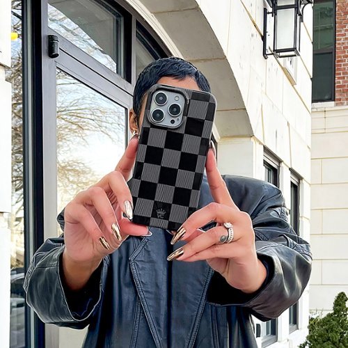 VELVET CAVIAR Checkered MagSafe iPhone 15 Pro Case - Noir Vibe BUY IN EUROPE