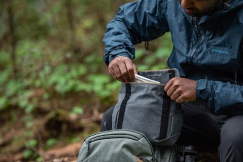 Peak Design Field Pouch V2 - Charcoal BUY IN DUBAI