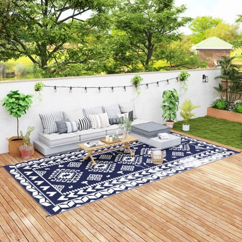 Outsunny - Outdoor Rug for Patio, 9' x 18' Waterproof Large Mat, Reversible Plastic Straw Rug for Décor - Blue & White Rhombus Patchwork-Front_Standard 