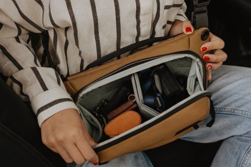 Peak Design Everyday Sling 3L - Coyote BUY IN SINGAPORE
