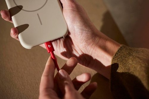 Beats 5' USB-A to USB-C Woven Cable - Rapid Red BUY IN MIDDLE EAST