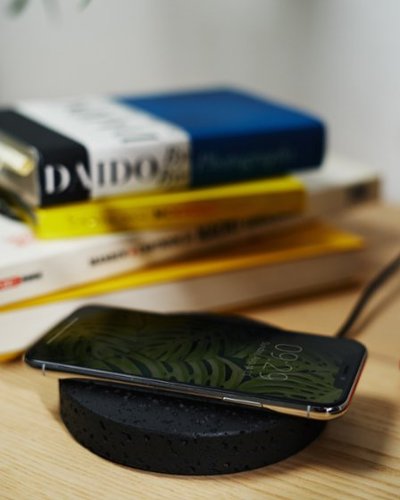 Einova Eggtronic Stone 10W Wireless Charging Pad for Qi-enabled Devices - Lava stone SHOP ONLINE