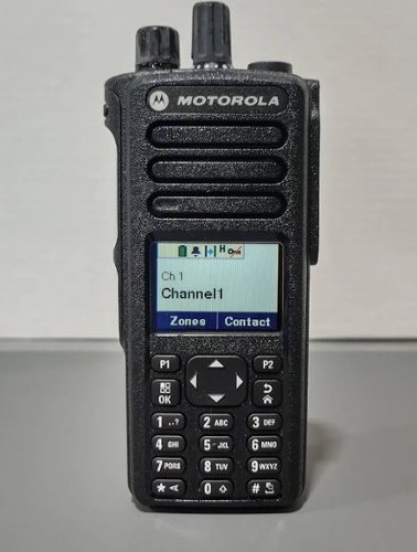 Motorola - XPR 7550e UHF 403-512 Digital Display Portable Two-Way Radio Bluetooth WIFI AAH56RDN9RA1AN - Black-Front_Standard 