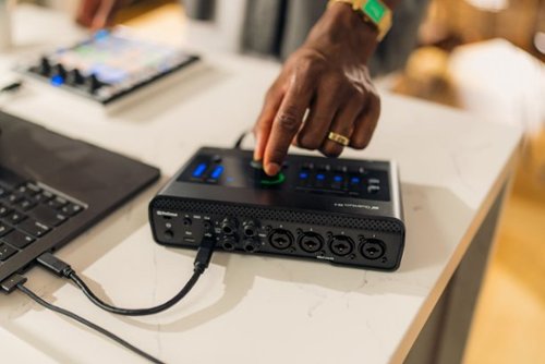 PreSonus Quantum ES 4: 4x4, 24-bit/192 kHz USB-C Audio Interface - Black WHERE TO BUY