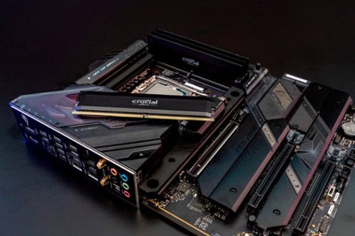 Crucial Pro Overclocking 32GB (2x16GB) DDR5 6000MHz C36 UDIMM Desktop Memory - Black BUY IN UAE
