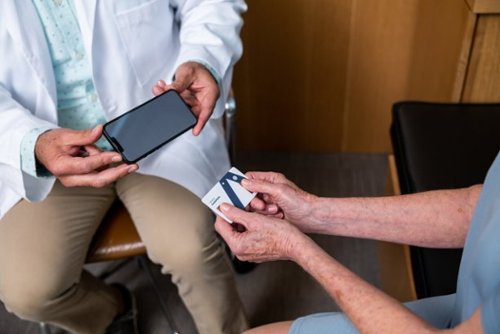 AliveCor KardiaMobile Card Personal EKG - white WHERE TO BUY