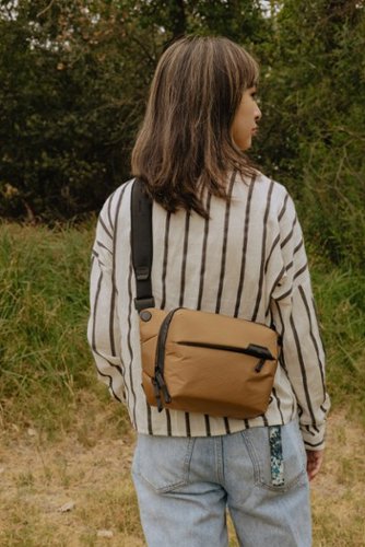 Peak Design Everyday Sling 3L - Coyote BUY IN EUROPE