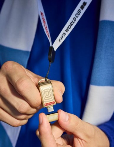 SANDISK 128GB USB-C Flash Drive FIFA World Cup 2026 - Gold WHERE TO BUY
