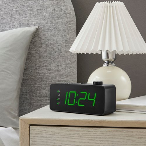 Insignia™ Digital AM/FM Dual Alarm Clock with 4-Level Dimmer - Black BUY IN MIDDLE EAST