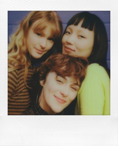 Polaroid Go Gen 3 Bundle - White WORLDWIDE DELIVERY