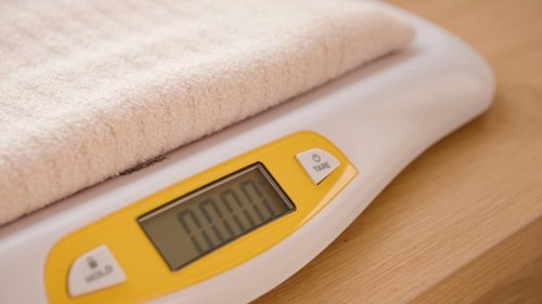 Beurer  BY80 Baby Scale - White/Yellow WORLDWIDE DELIVERY