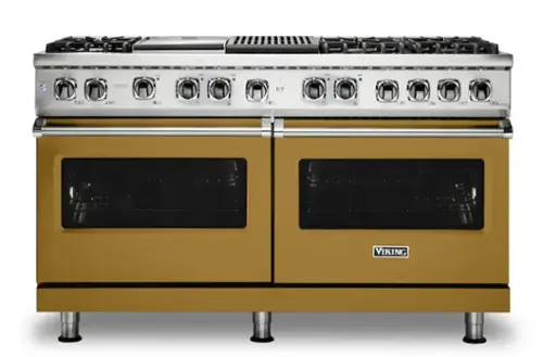 The text on the image reads "HE3 H8 30 33 S S0S 2 C VIKING." This is a description of a Viking stove, which is a professional-grade kitchen appliance. The stove has six burners on top and two ovens below. The ovens are designed to provide even heat distribution and precise temperature control, making them ideal for professional cooking. The stove is likely made of high-quality materials and built to withstand heavy use in commercial kitchens.