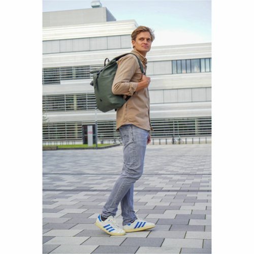 Swissdigital Design LAMONE Rolltop TSA-Friendly Water-Resistant Backpack With USB Charging Port RFID Protection and Fits Up to 16″ Laptop - Dark Green BUY IN EUROPE